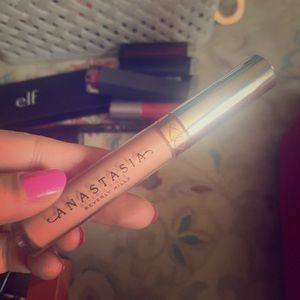 Anastasia liquid lipstick (Naked)